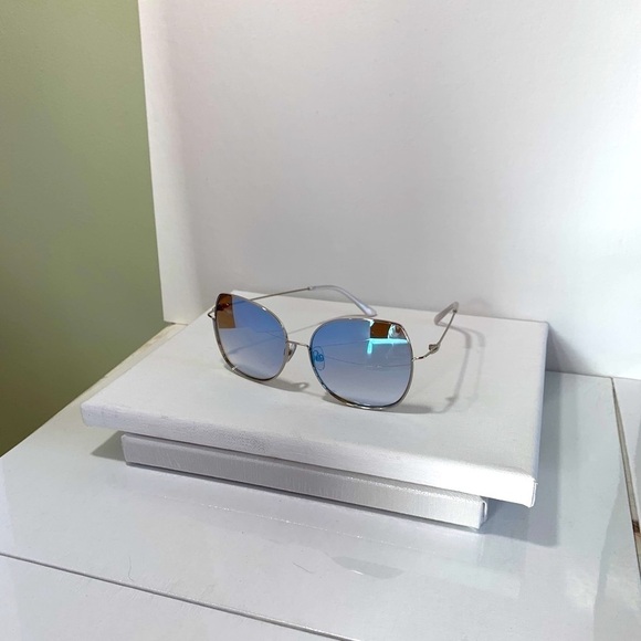 Brand new oversized silver sunglasses - Picture 4 of 5
